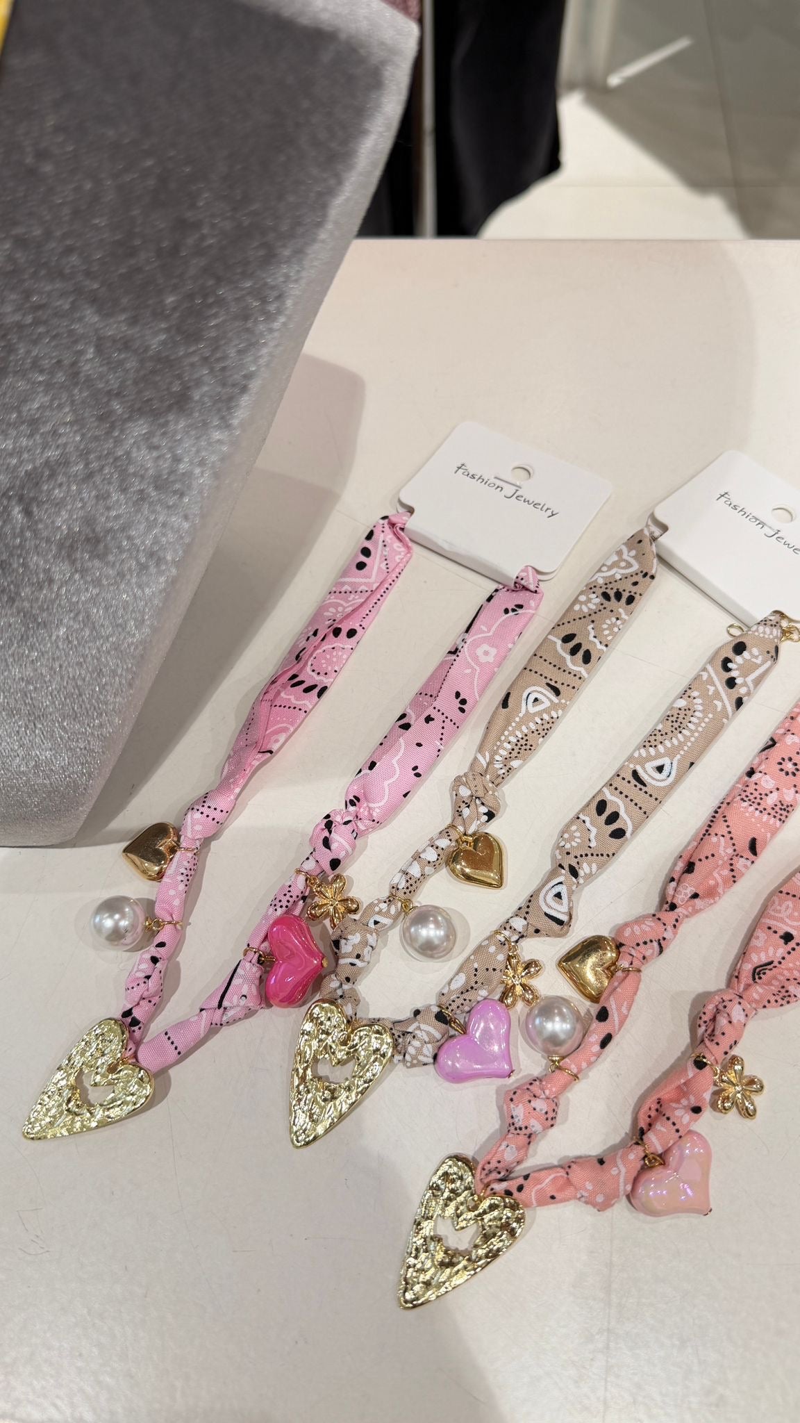 Collana foulard charm