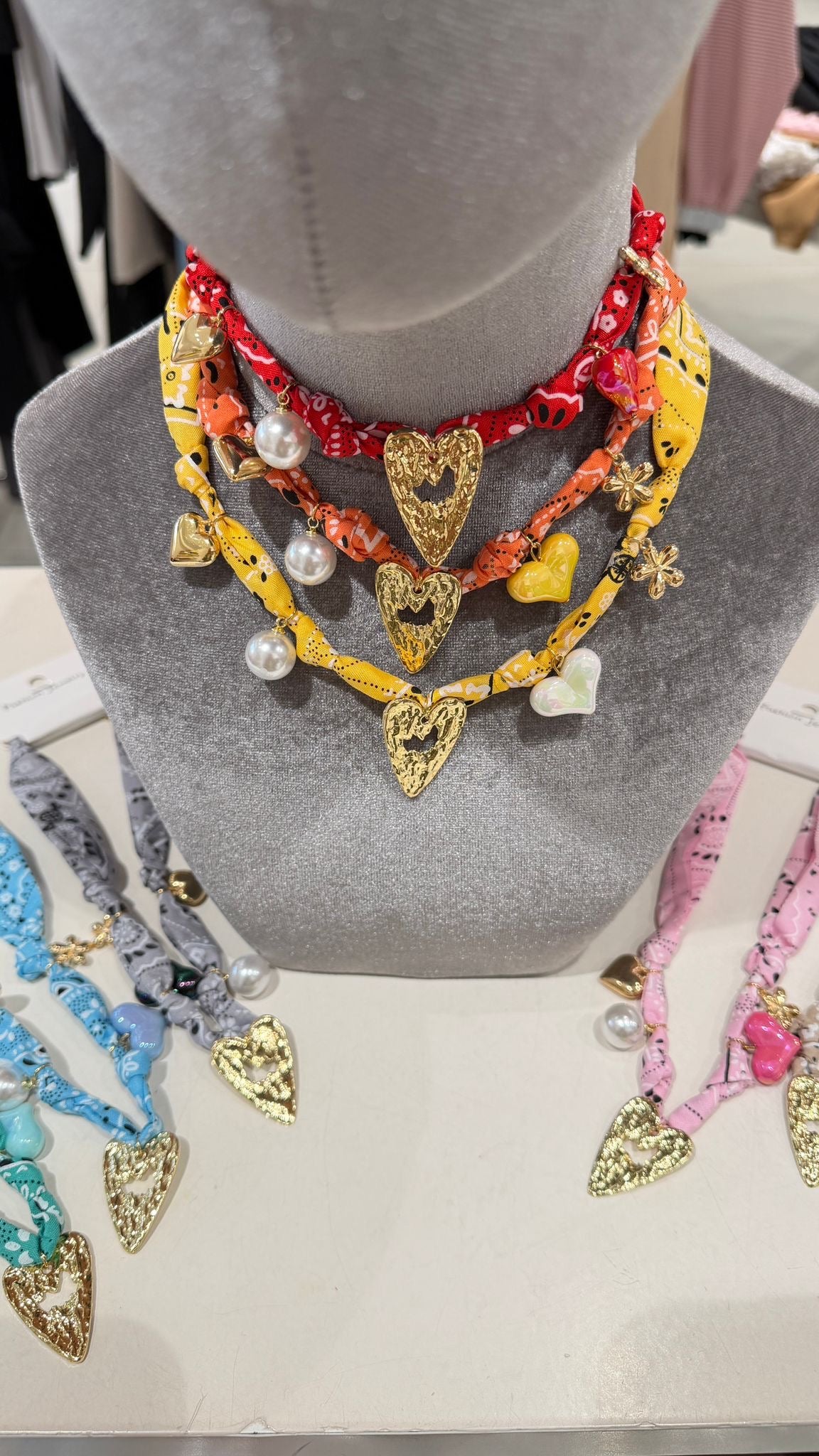 Collana foulard charm